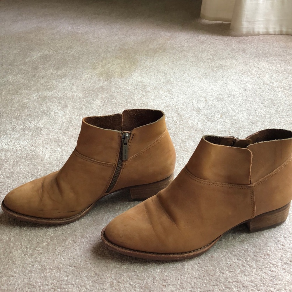 Gianni Bini ankle boots